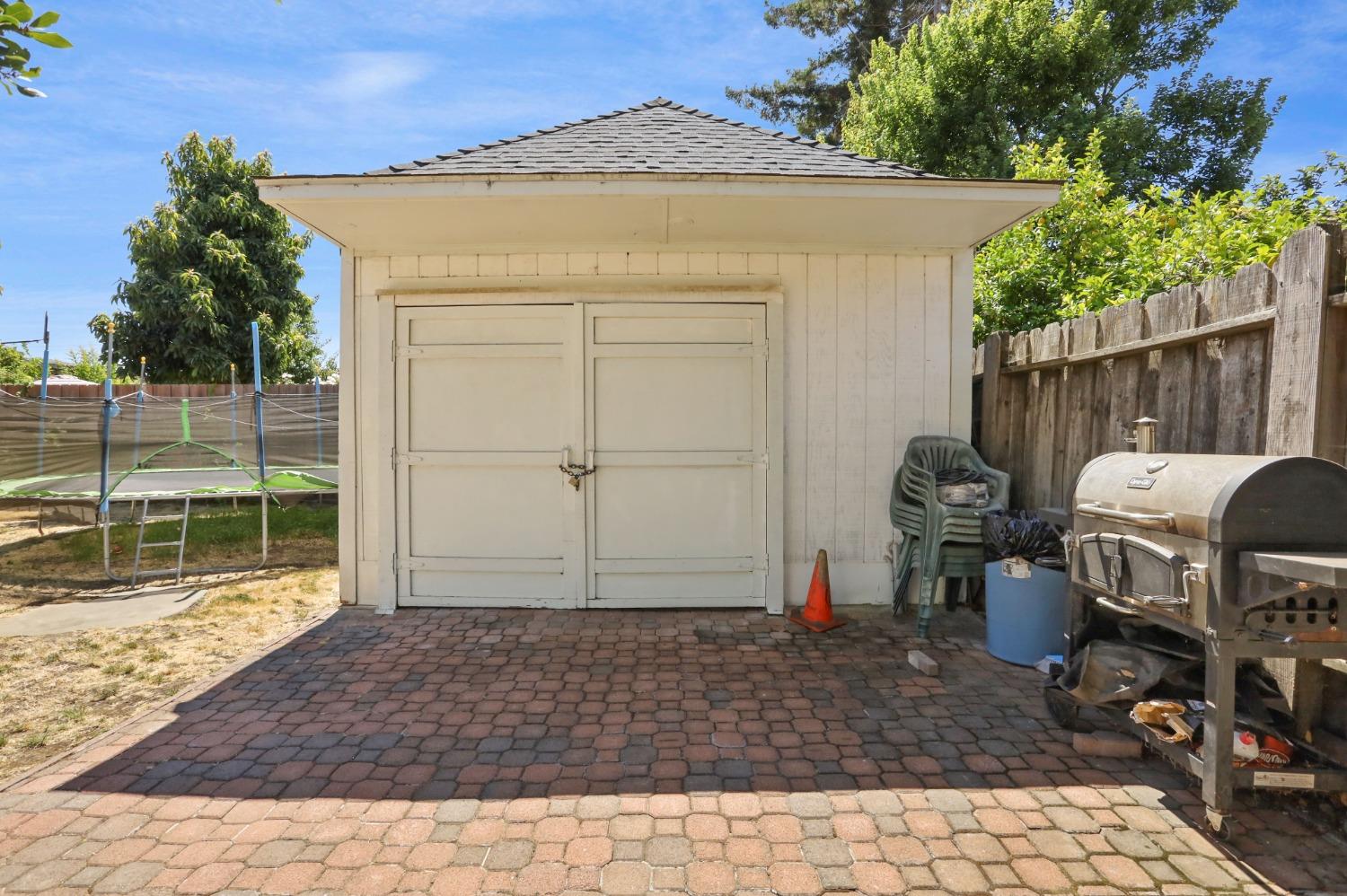Euclid Avenue, San Leandro, California image 16