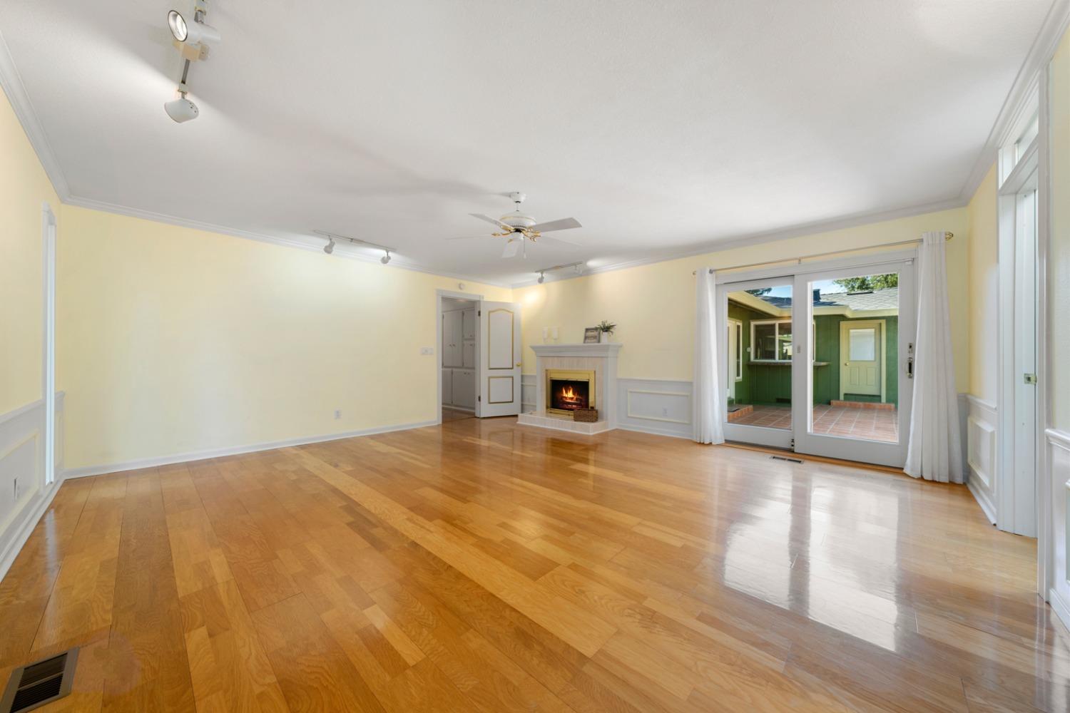 Paula Way, Fair Oaks, California image 31