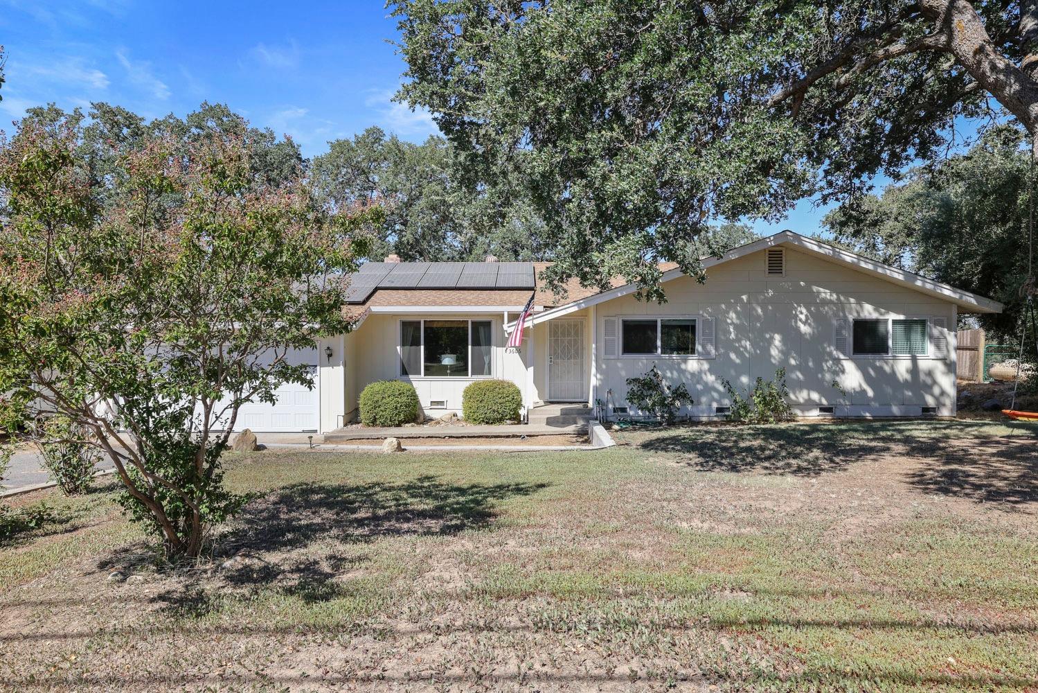 Photo of 3606 Hartvickson Ln in Valley Springs, CA