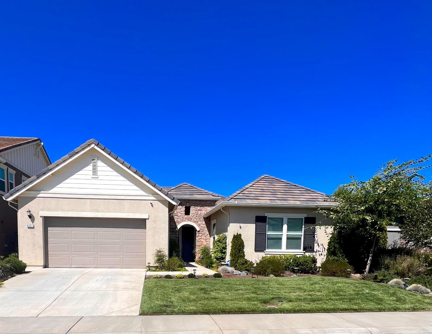 Photo of 4227 Silver Lupine Ln in Rocklin, CA