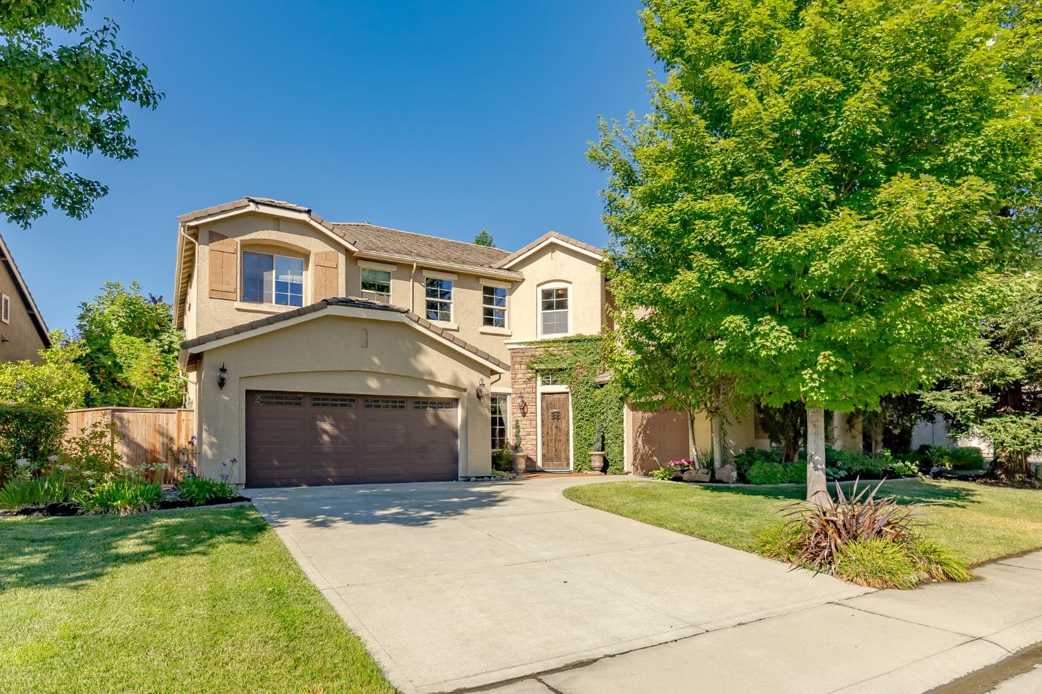 Photo of 1681 Diamond Woods Cir in Roseville, CA