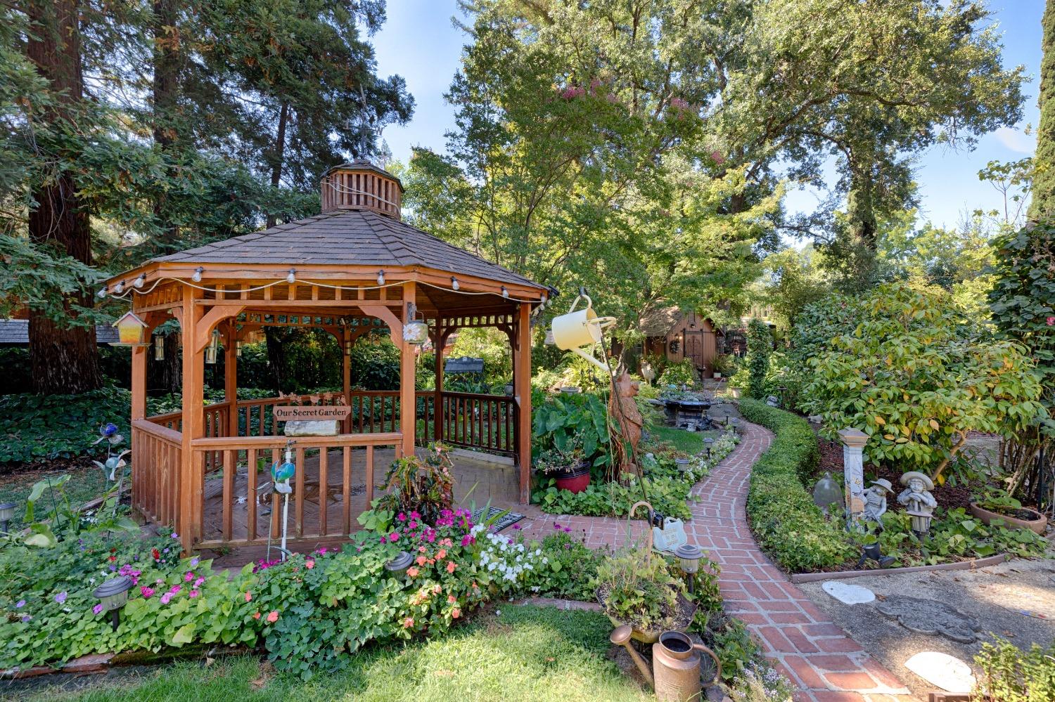 Photo of 7240 Willowbank Wy in Carmichael, CA