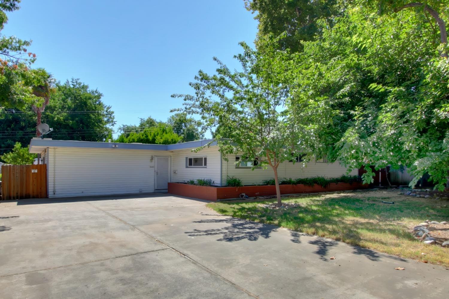 Photo of 1636 Los Molinos Wy in Sacramento, CA