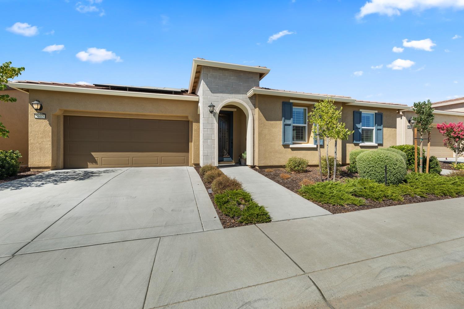 Photo of 5615 Los Reyes Ln in El Dorado Hills, CA