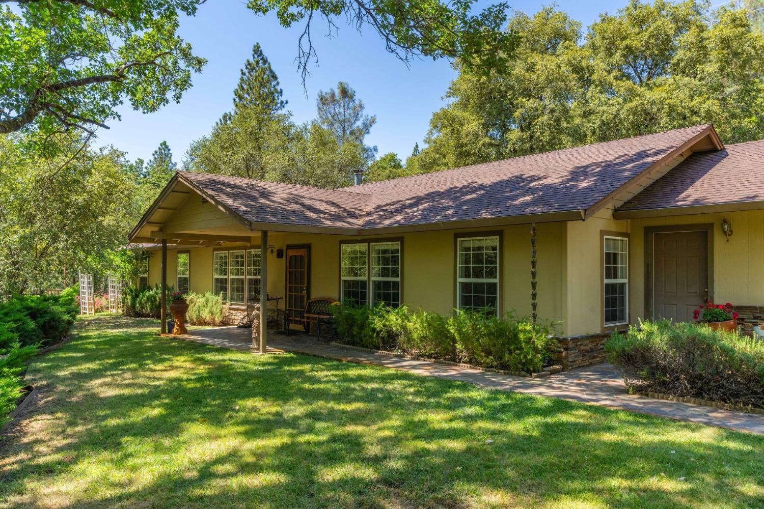 Photo of 18861 Ponderosa Annex Rd in Sutter Creek, CA