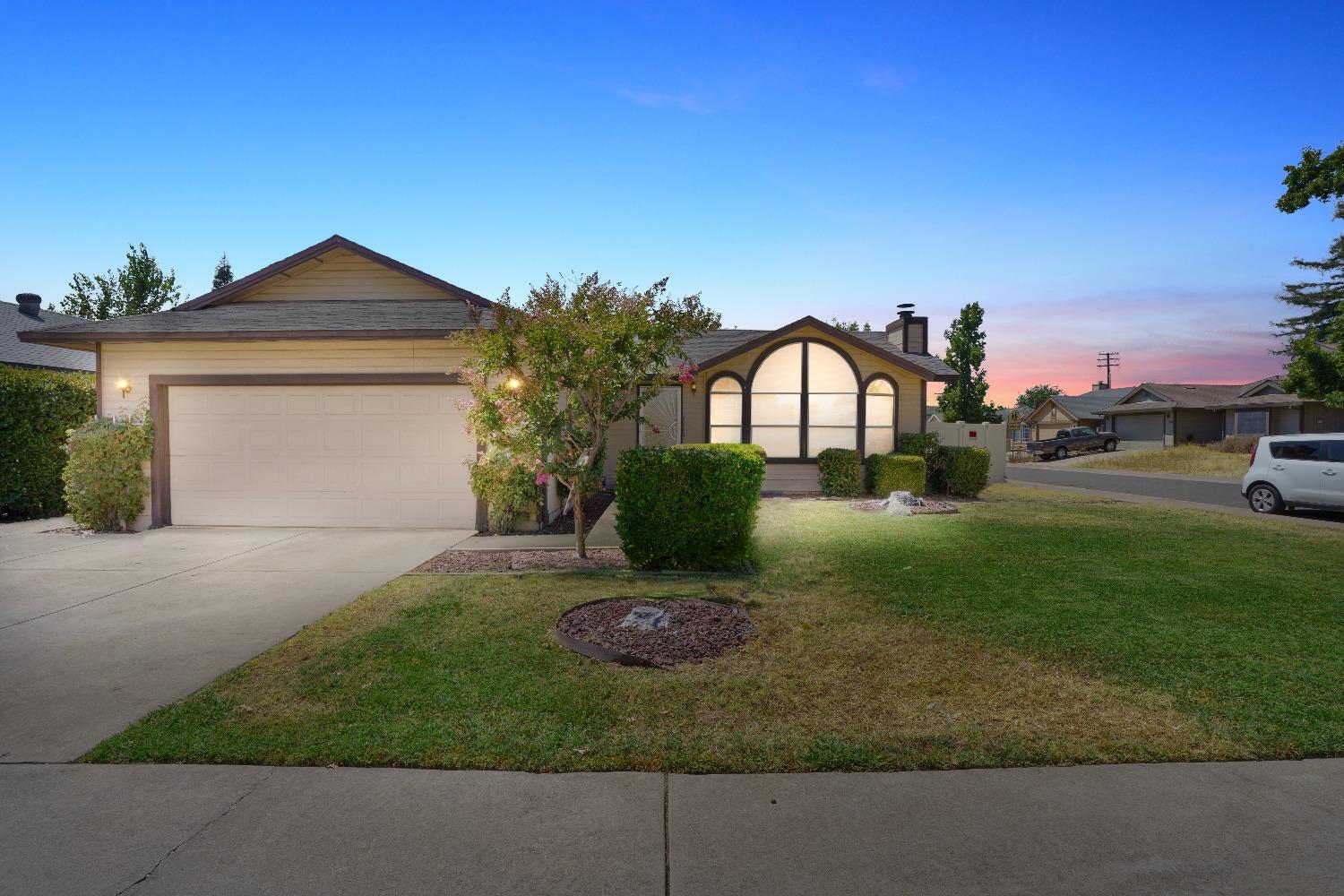 Detail Gallery Image 1 of 1 For 8347 Willow Tree Way, Citrus Heights,  CA 95621 - 2 Beds | 2 Baths