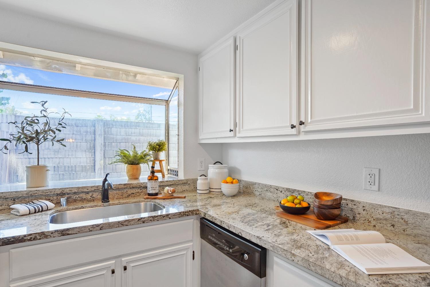 Photo #12: 223078065 Listing 