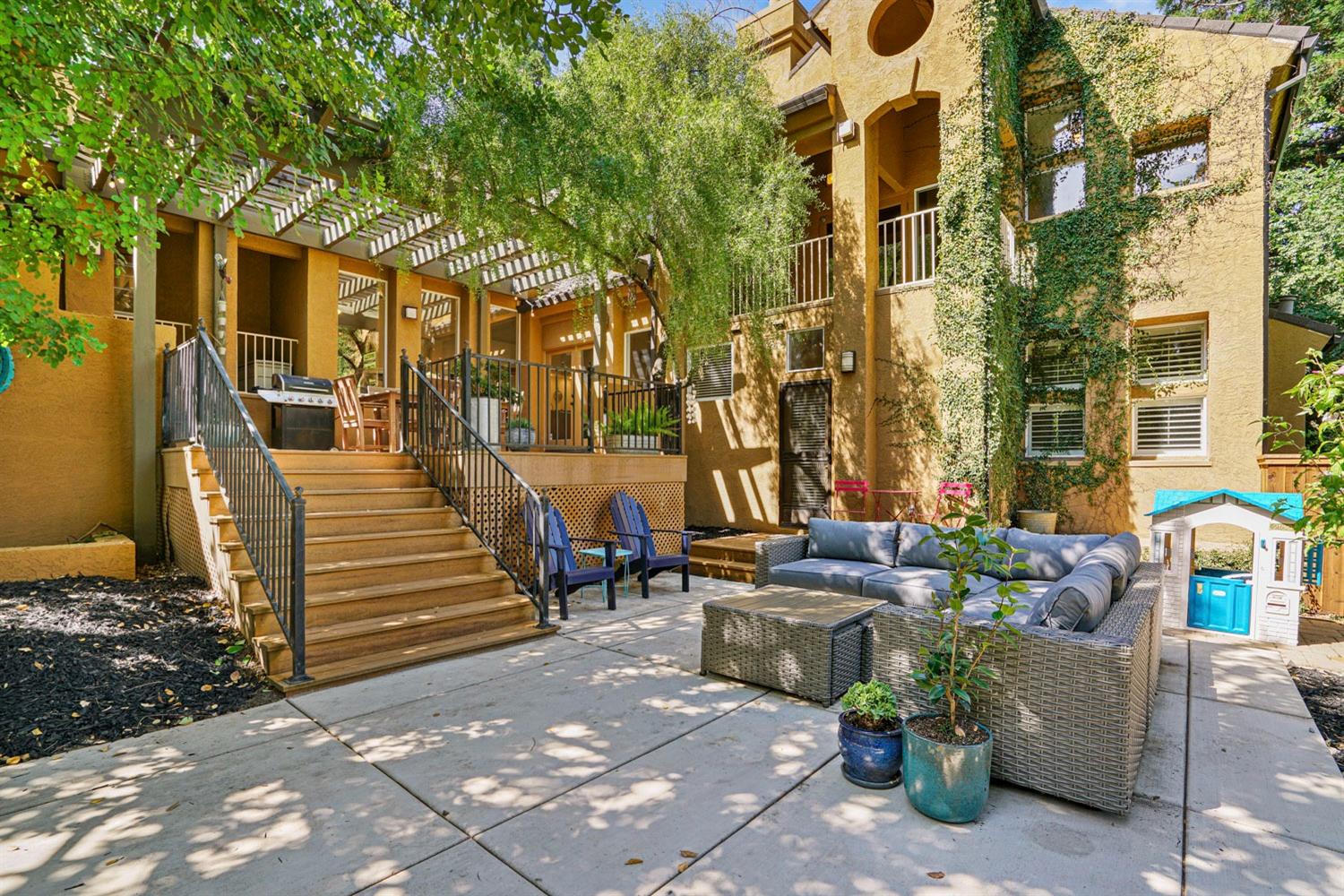 Caviar Court, Fair Oaks, California image 49