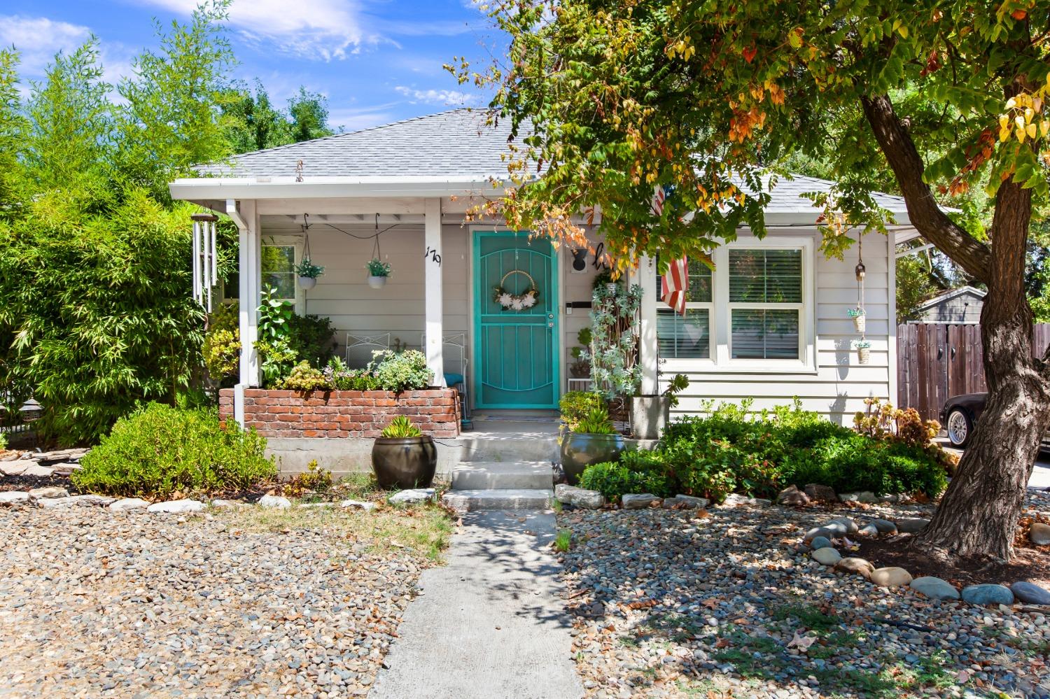 Photo of 179 El Camino Ave in Sacramento, CA
