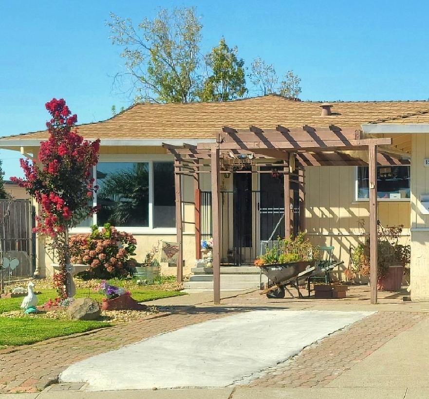 Hargrove Court, Antioch, California image 2