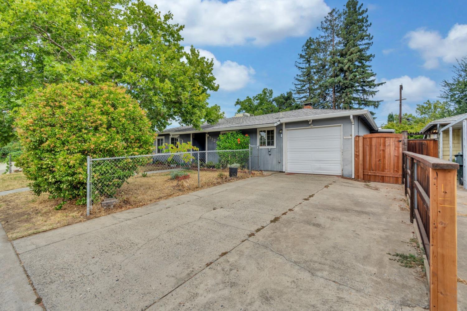 Photo of 3321 Tembrook Dr in Sacramento, CA