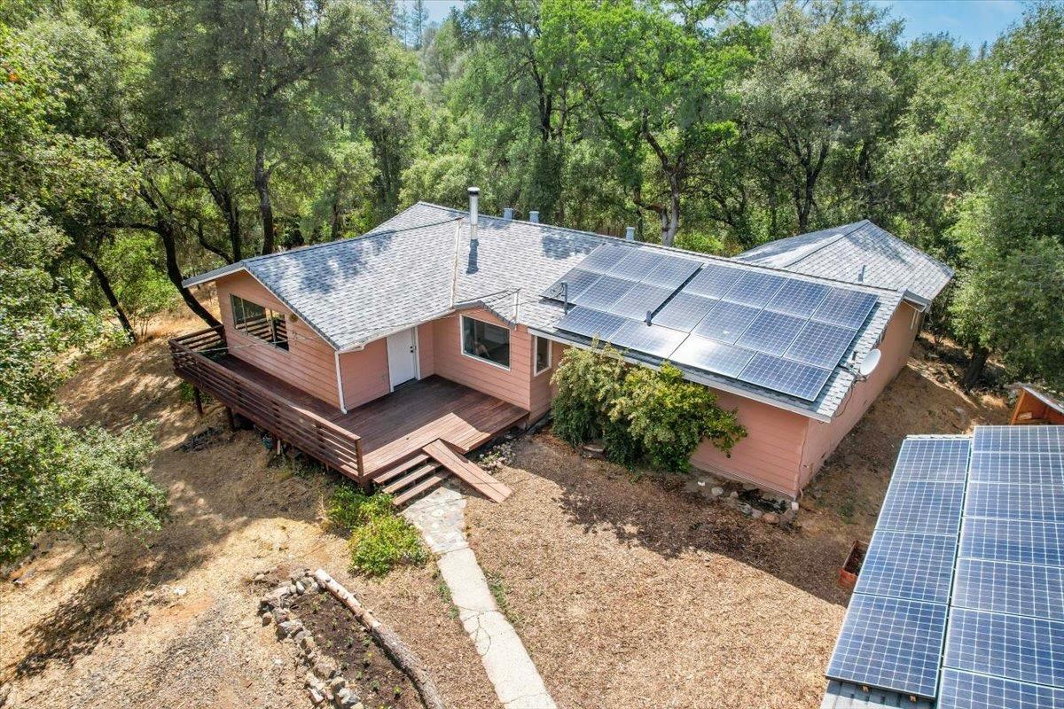 Photo of 10409 Wolf Rd in Grass Valley, CA