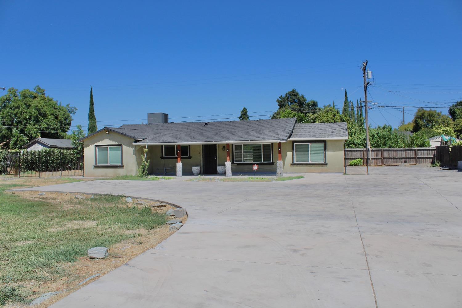 Detail Gallery Image 1 of 1 For 3507 W Sonoma Ave, Stockton,  CA 95204 - 2 Beds | 2 Baths