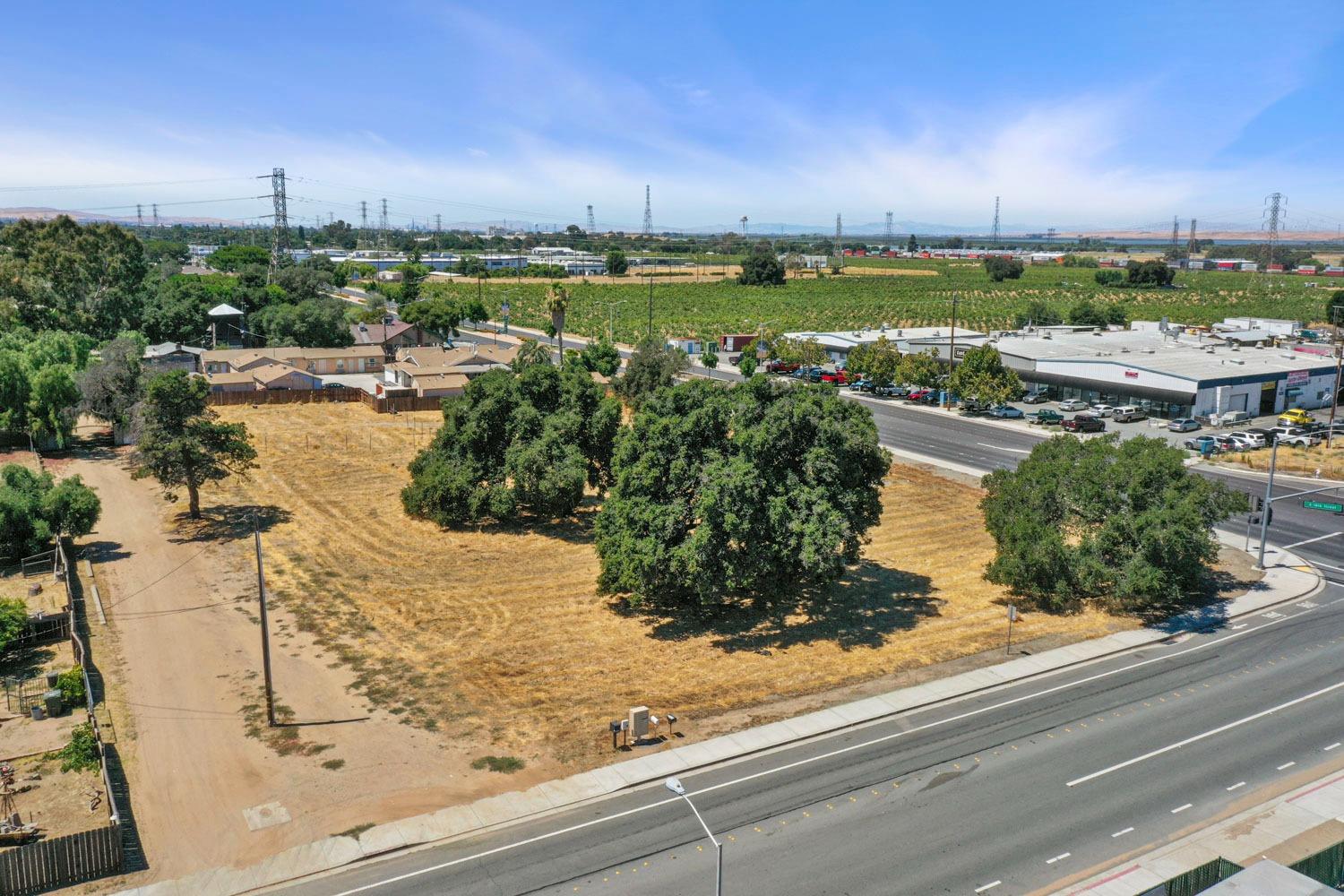 E 18th Street, Antioch, California image 25