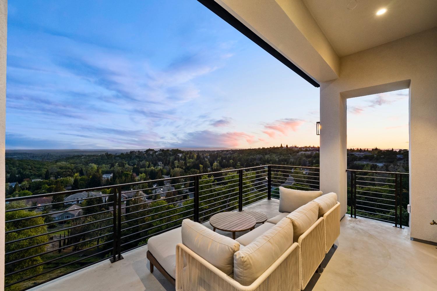 Photo of 1146 Lantern View Dr in Auburn, CA