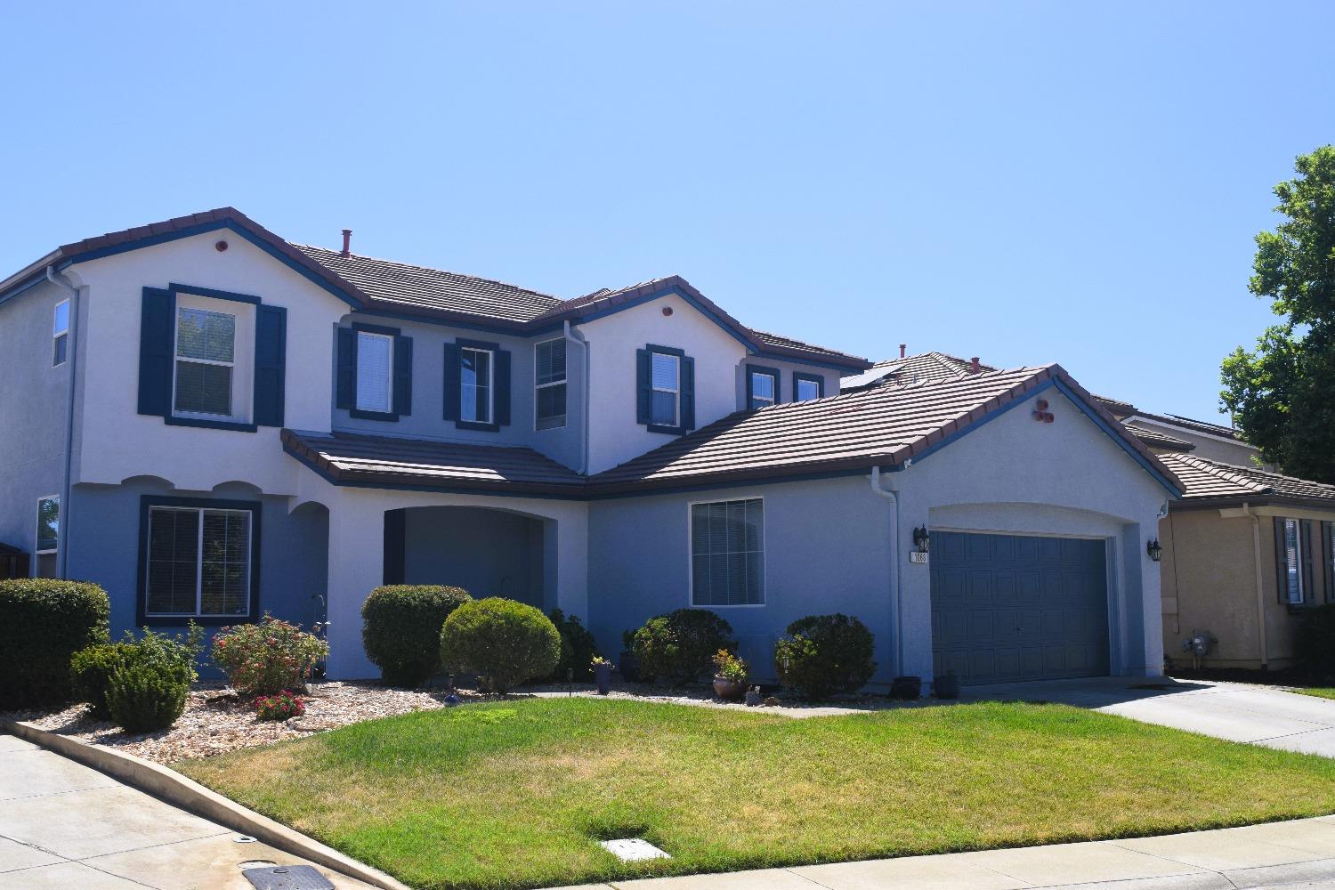 Photo of 1068-1068 Silverton Cir in Lincoln, CA