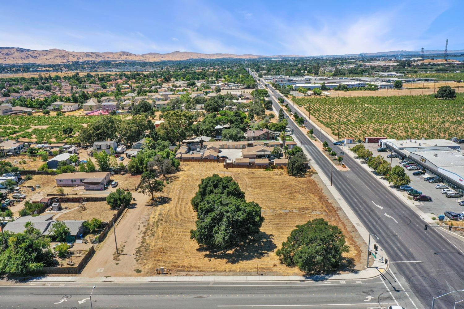 E 18th Street, Antioch, California image 3