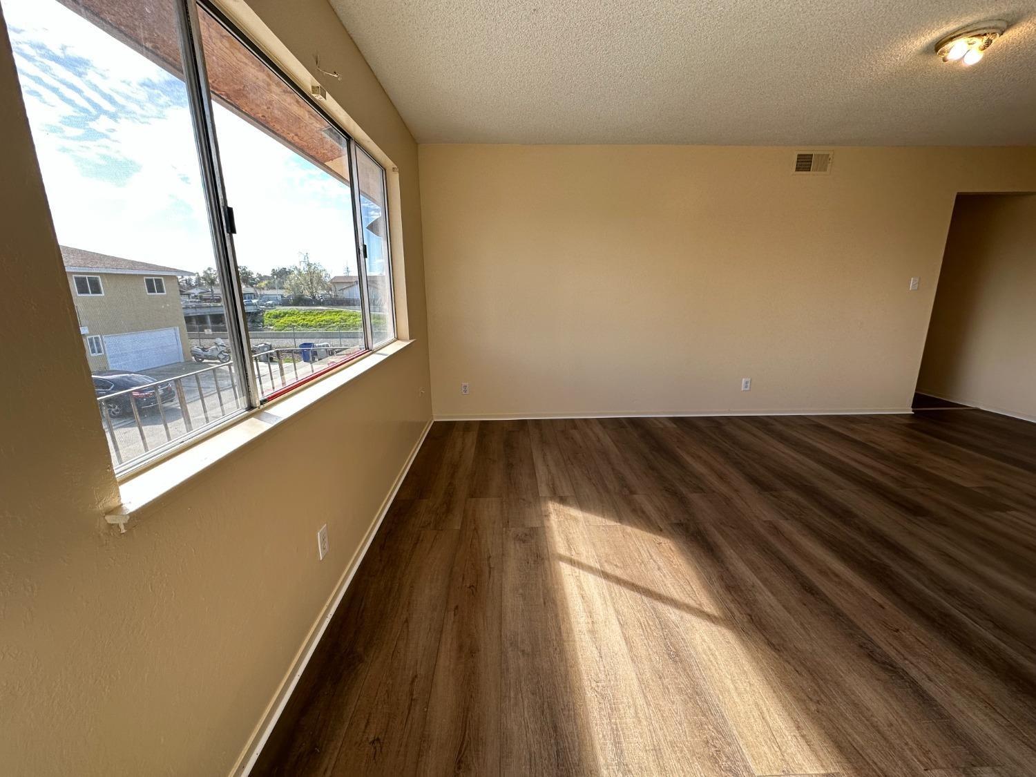 Photo #5: 223079081 Listing 