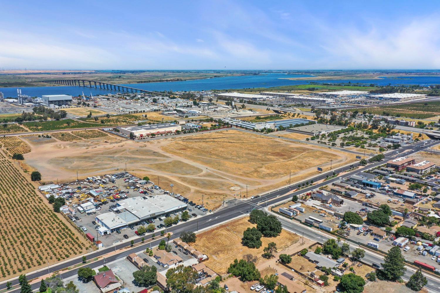 E 18th Street, Antioch, California image 6