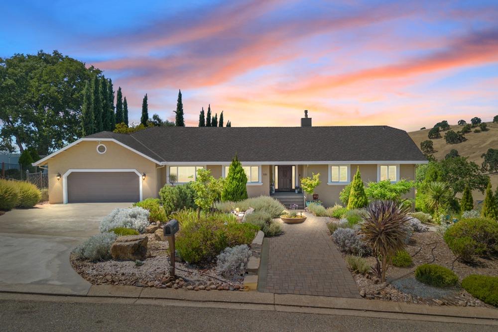 Photo of 231 Sutter View Ct in Sutter Creek, CA