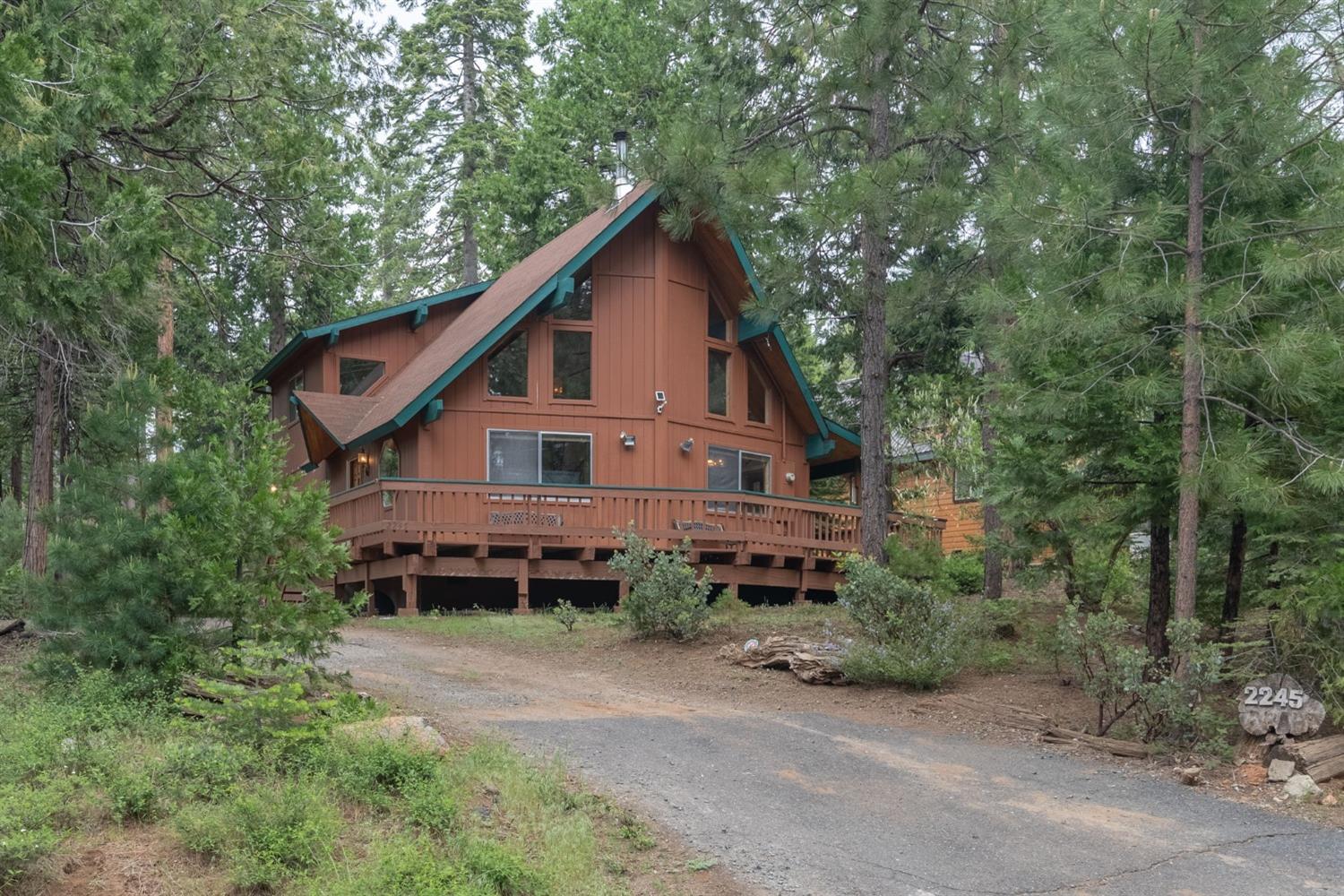 Photo of 2245 Castlewood Ln in Arnold, CA