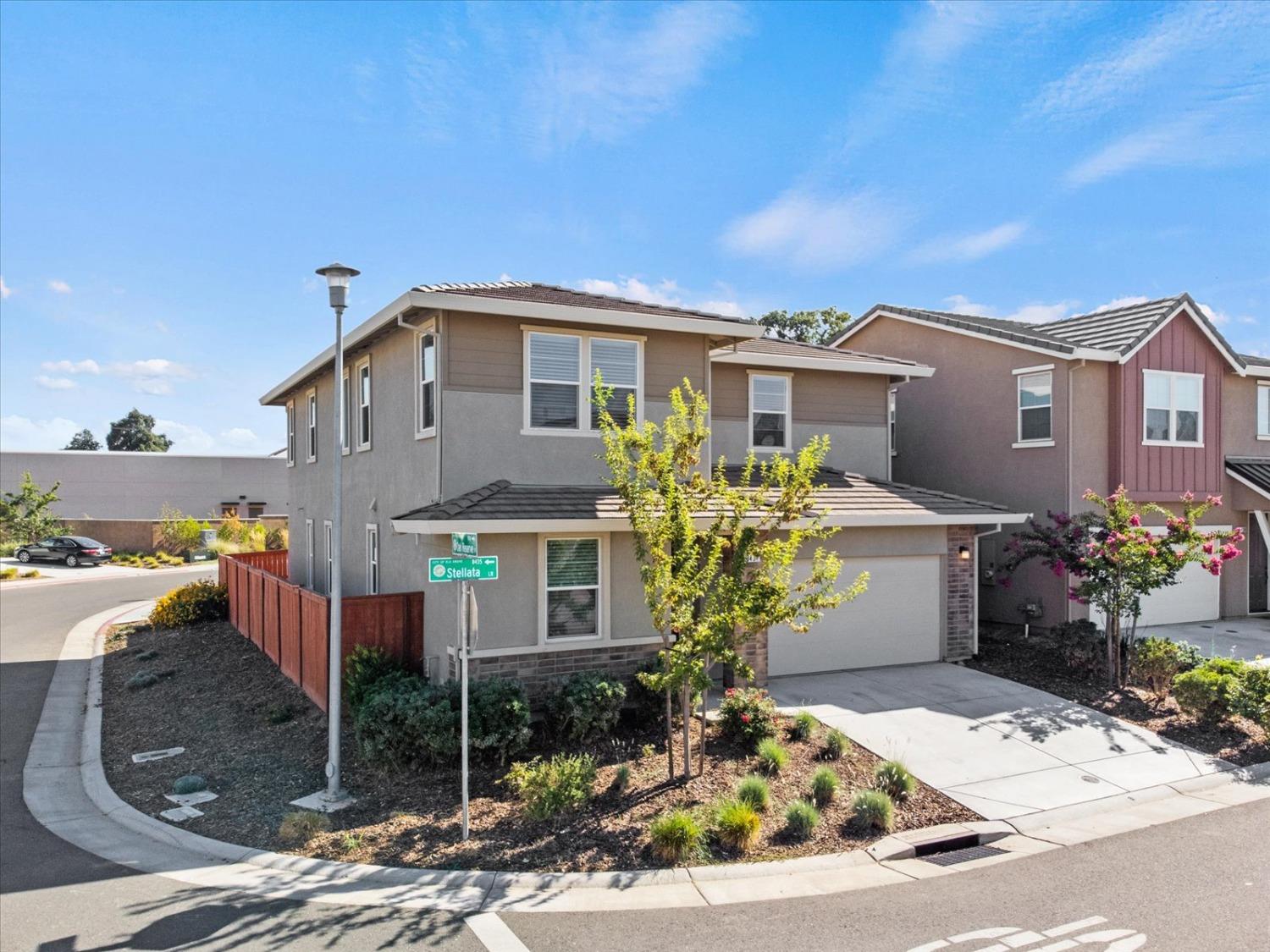 Photo of 8434 Stellata Ln in Elk Grove, CA