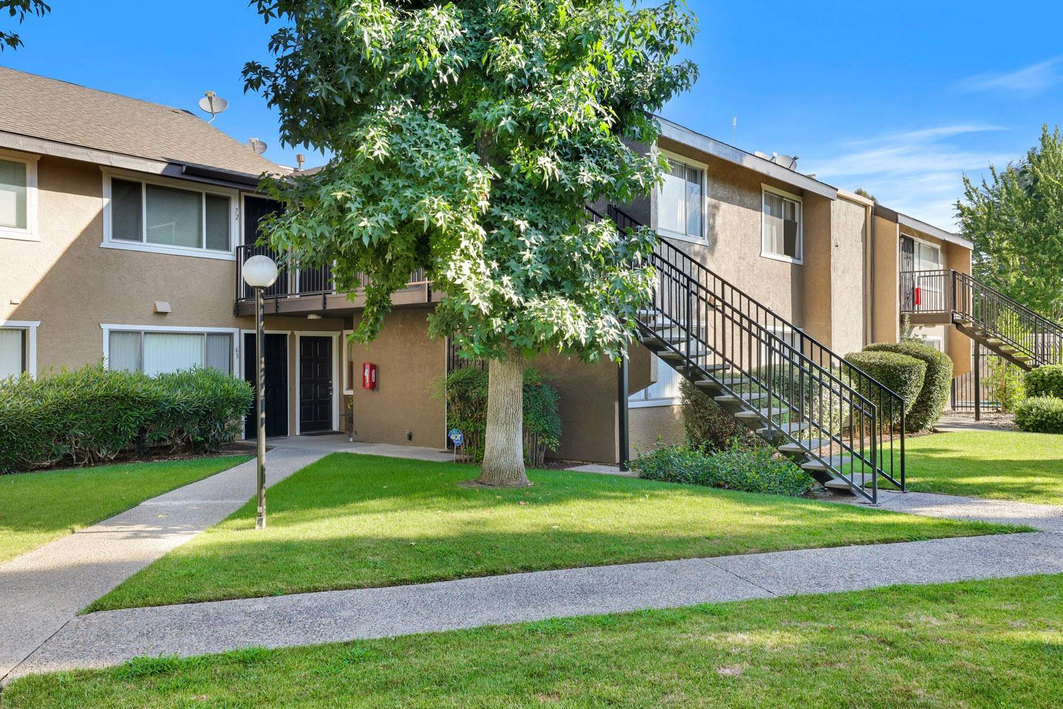 Detail Gallery Image 2 of 20 For 325 Standiford Ave #70,  Modesto,  CA 95350 - 1 Beds | 1 Baths