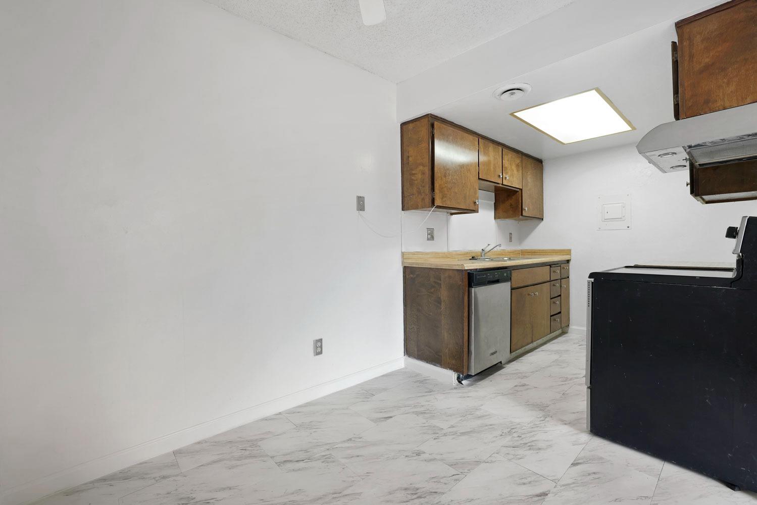 Detail Gallery Image 9 of 20 For 325 Standiford Ave #70,  Modesto,  CA 95350 - 1 Beds | 1 Baths