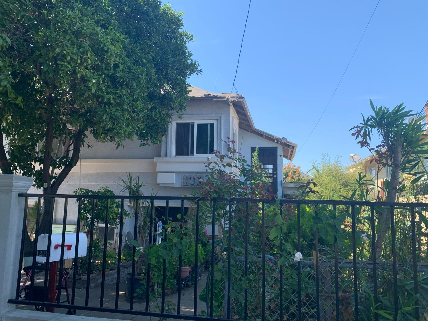 Photo of 1213 97th Ave in Oakland, CA