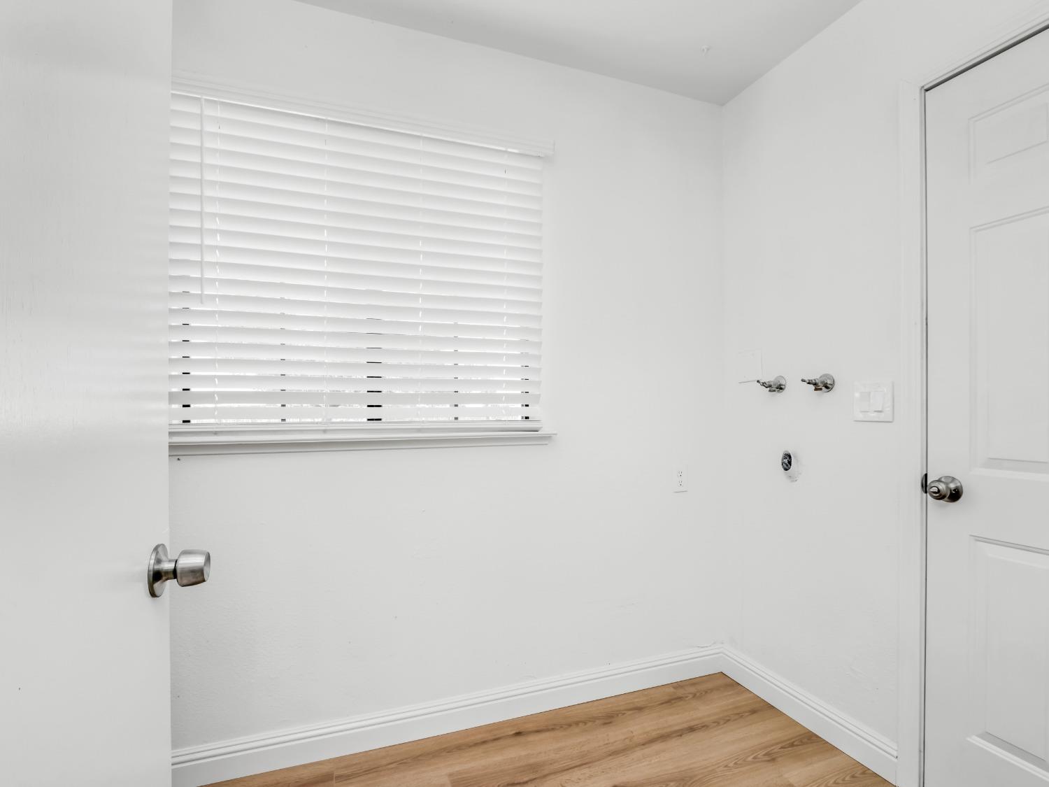 E Mount Whitney Avenue, Laton, California image 41