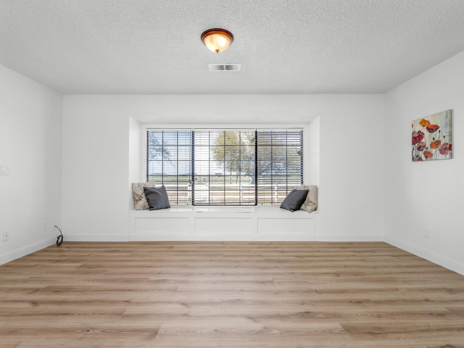 E Mount Whitney Avenue, Laton, California image 18