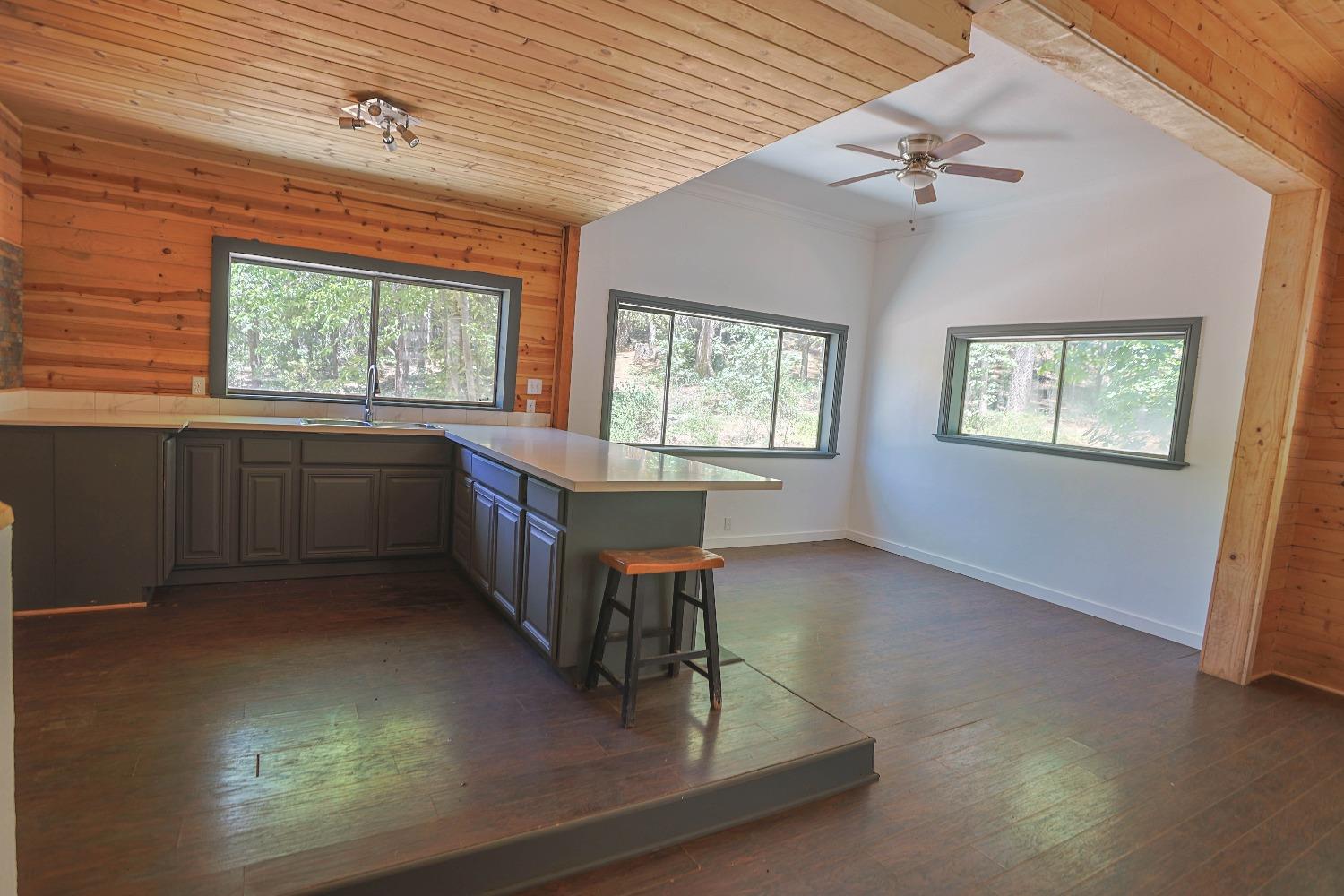 Detail Gallery Image 10 of 27 For 16868 Lowell Hill Rd, Nevada City,  CA 95959 - 3 Beds | 2 Baths