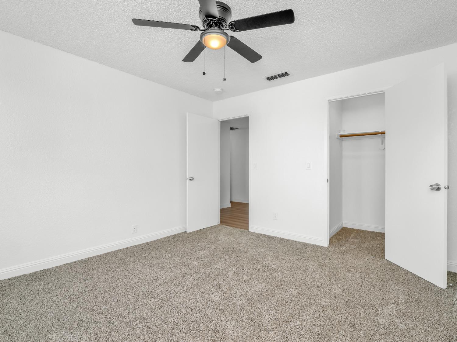 E Mount Whitney Avenue, Laton, California image 40