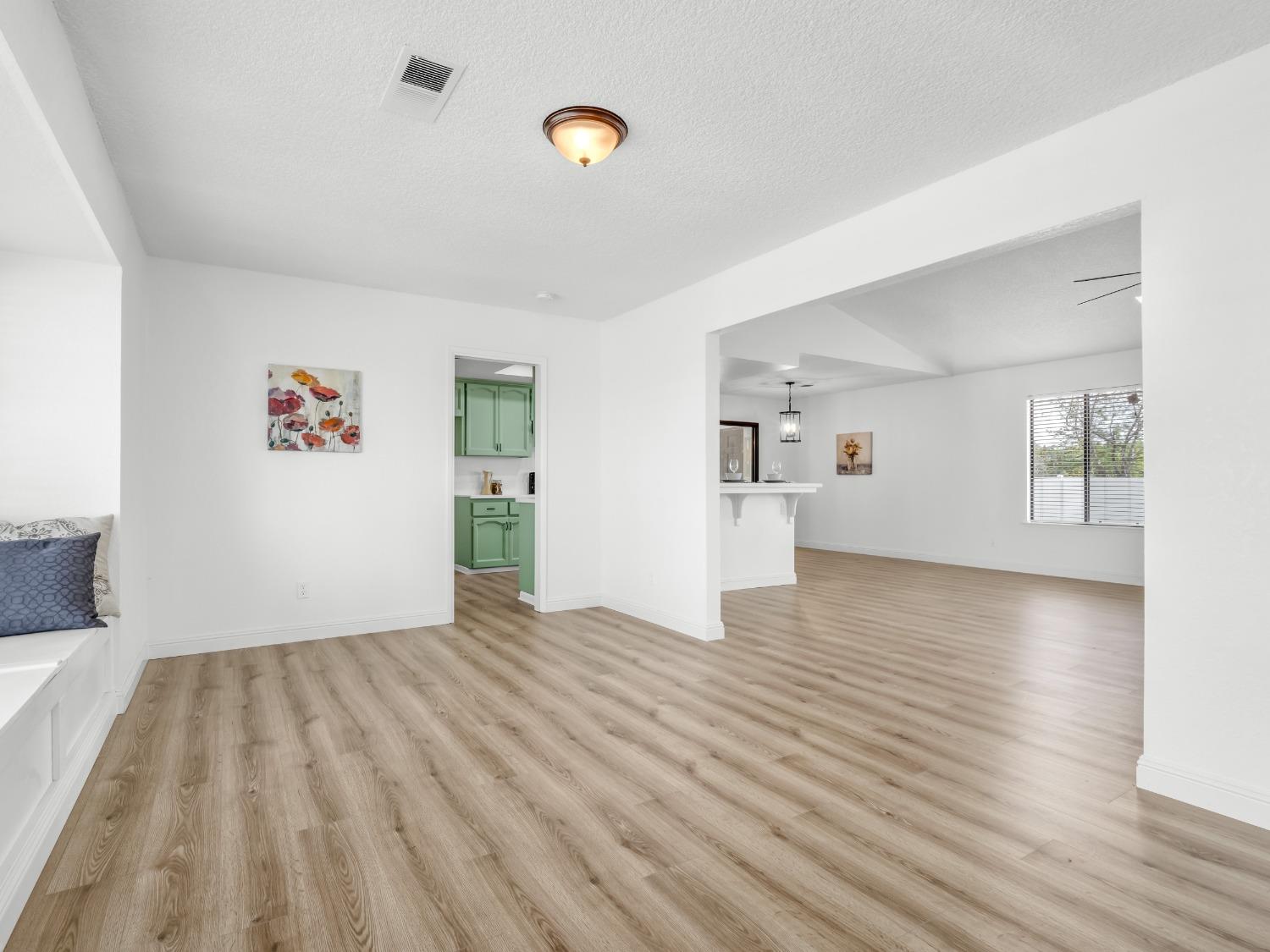 E Mount Whitney Avenue, Laton, California image 13