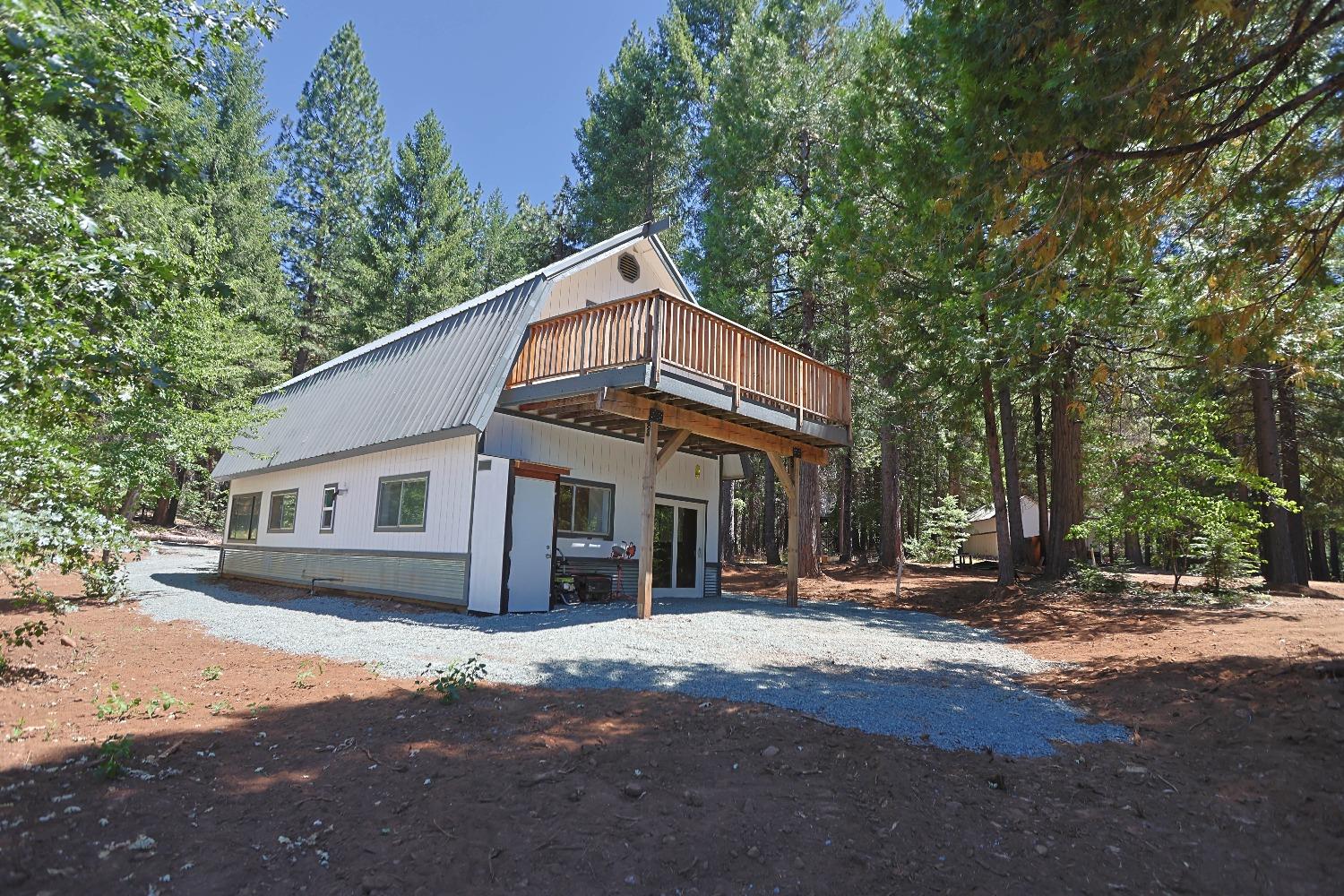 Detail Gallery Image 3 of 27 For 16868 Lowell Hill Rd, Nevada City,  CA 95959 - 3 Beds | 2 Baths