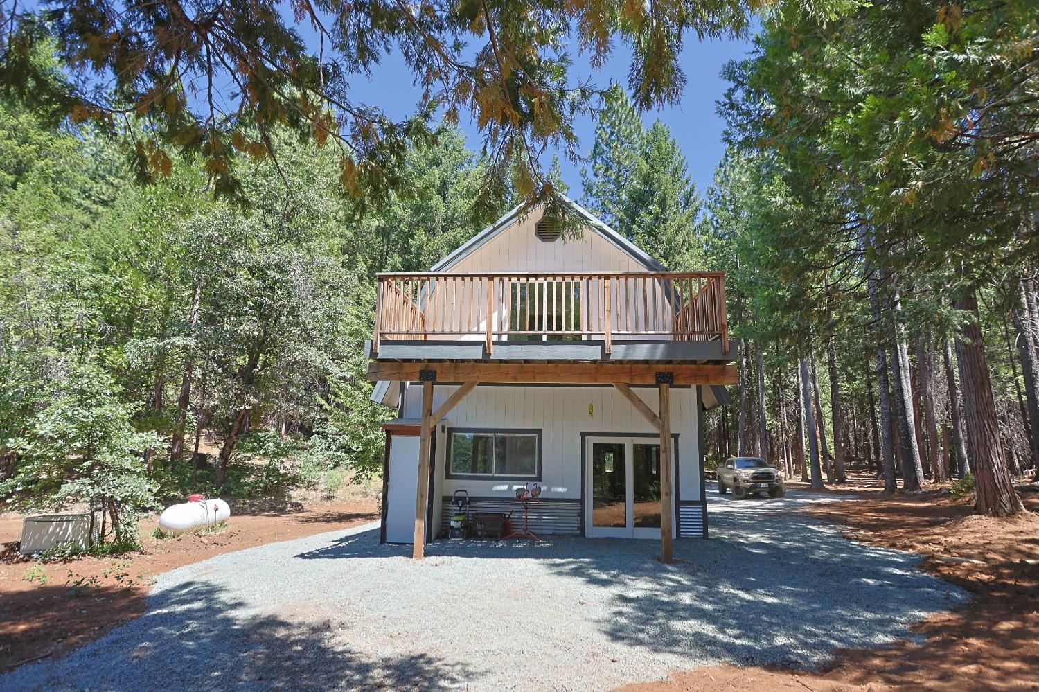 Detail Gallery Image 2 of 27 For 16868 Lowell Hill Rd, Nevada City,  CA 95959 - 3 Beds | 2 Baths