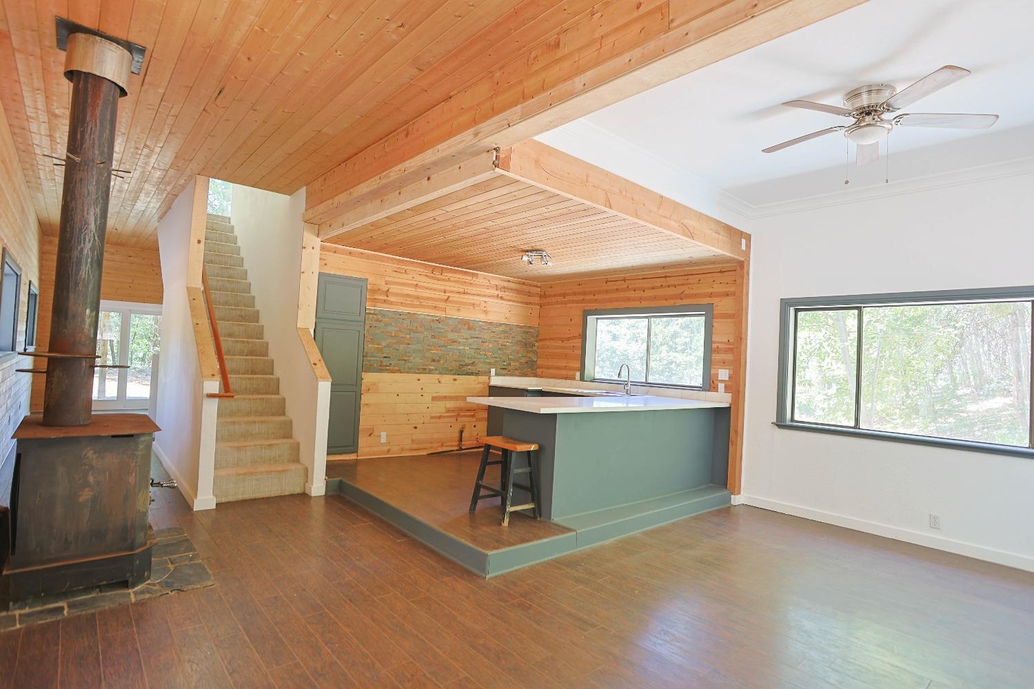 Detail Gallery Image 6 of 27 For 16868 Lowell Hill Rd, Nevada City,  CA 95959 - 3 Beds | 2 Baths