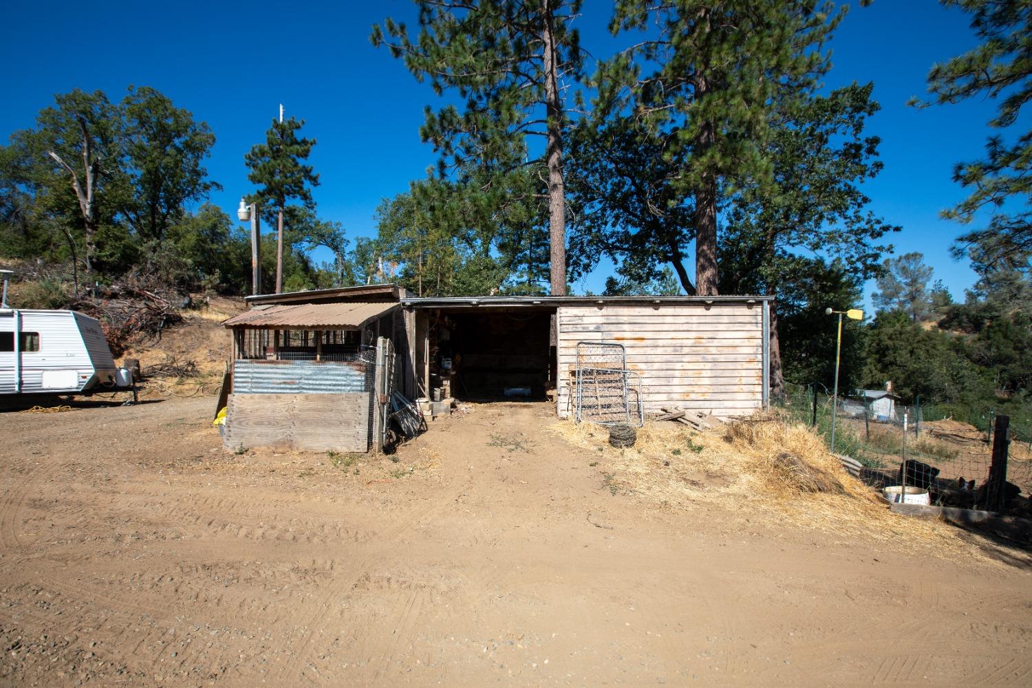 Cricket Hill Road, Mariposa, California image 32