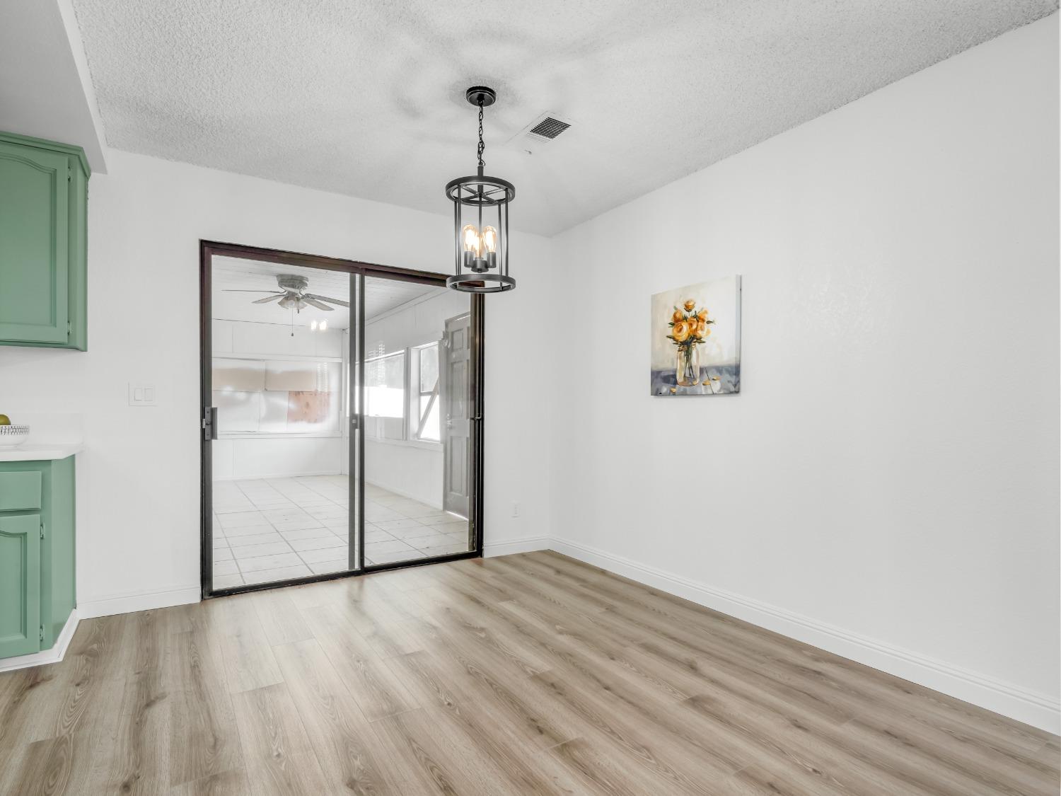 E Mount Whitney Avenue, Laton, California image 27