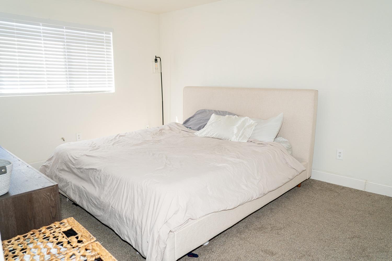 Detail Gallery Image 9 of 32 For 1394 Pajaro Ave #4,  Manteca,  CA 95336 - 3 Beds | 2 Baths
