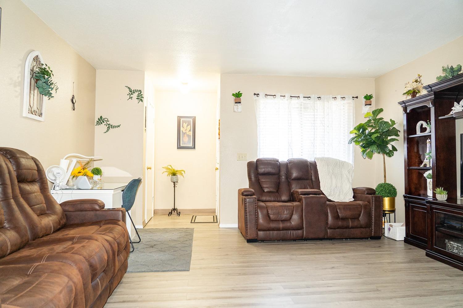 Detail Gallery Image 6 of 44 For 1394 Pajaro Ave #19,  Manteca,  CA 95336 - 3 Beds | 2 Baths