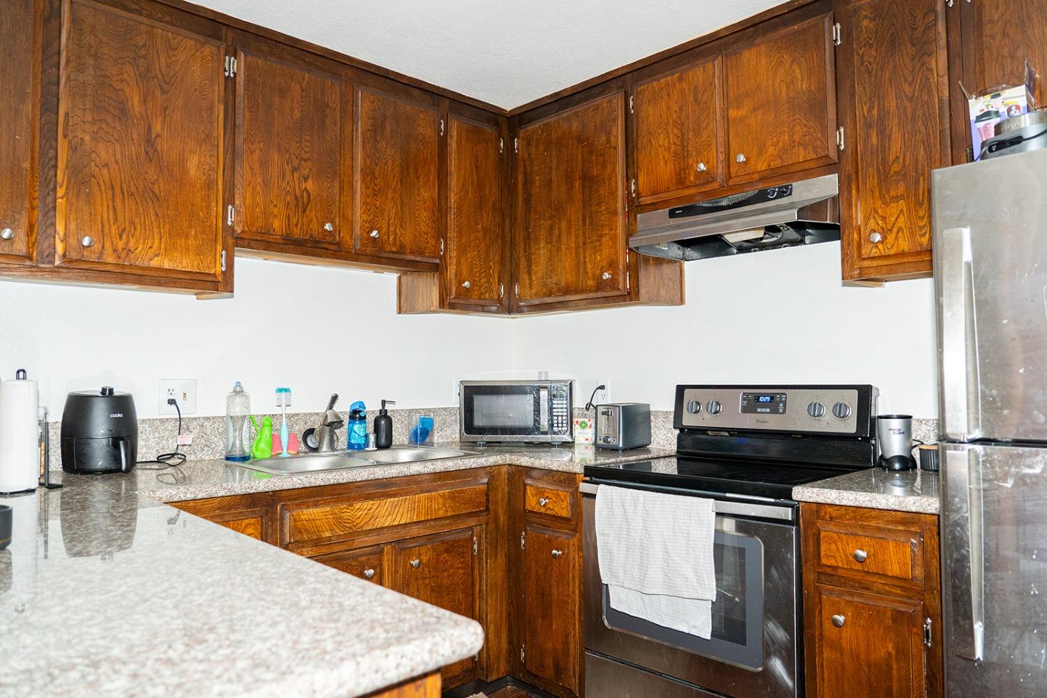 Detail Gallery Image 5 of 32 For 1394 Pajaro Ave #4,  Manteca,  CA 95336 - 3 Beds | 2 Baths