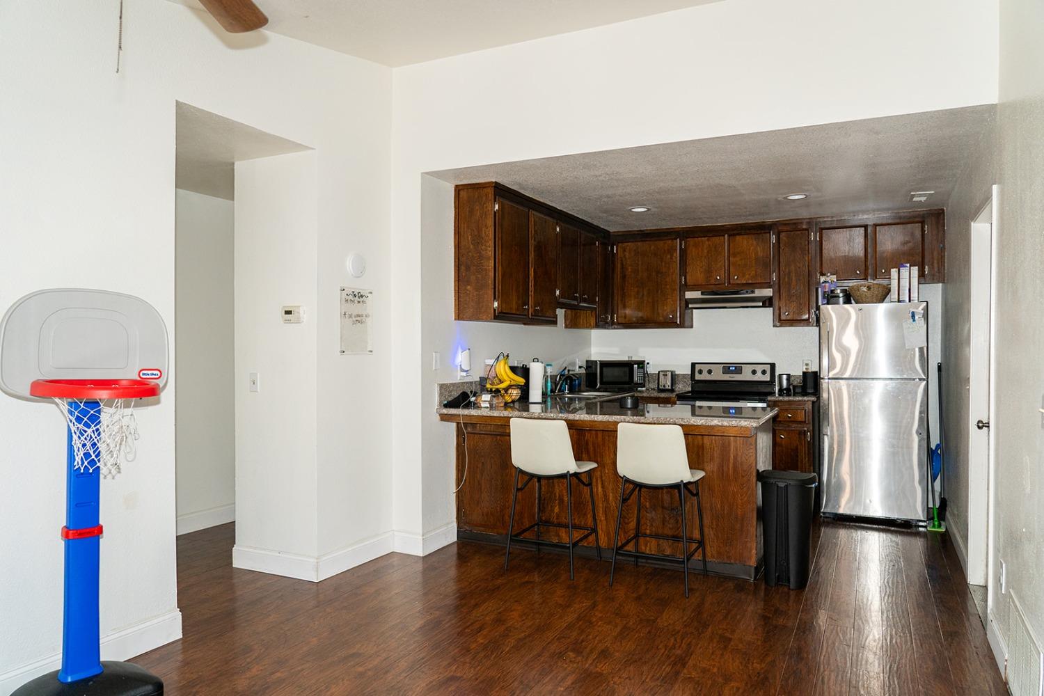 Detail Gallery Image 8 of 32 For 1394 Pajaro Ave #4,  Manteca,  CA 95336 - 3 Beds | 2 Baths