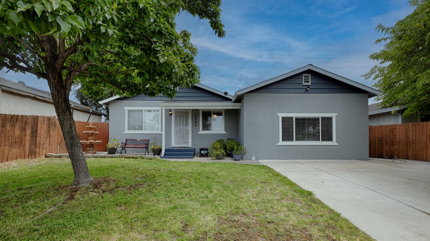 Photo of 3886 Santa Fe Wy in North Highlands, CA