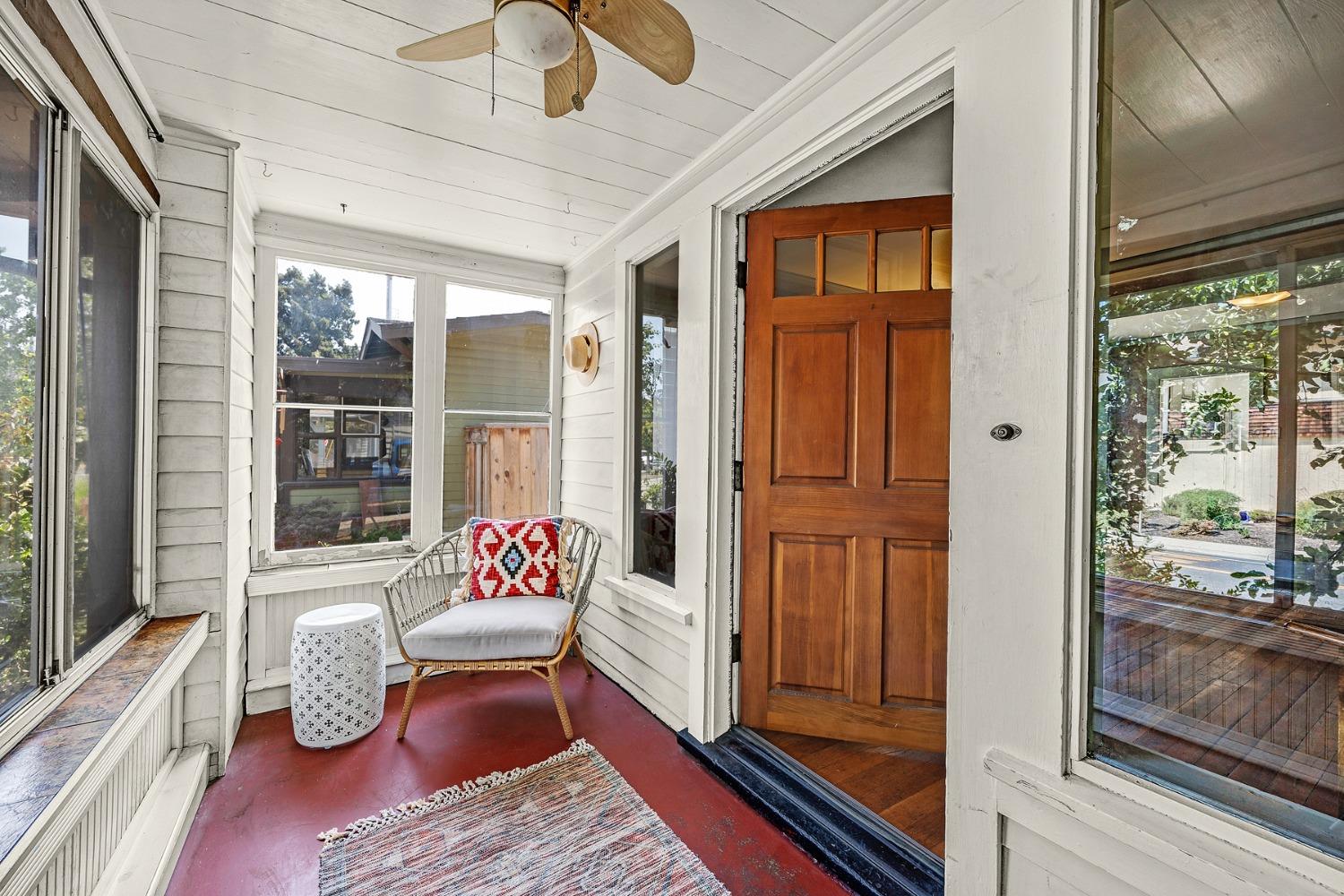 Photo of 1318 Pine St in Martinez, CA