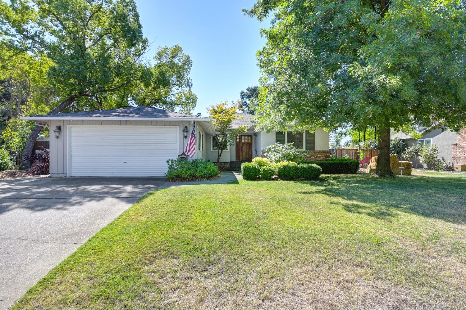 Photo of 1012 La Salle Dr in Sacramento, CA