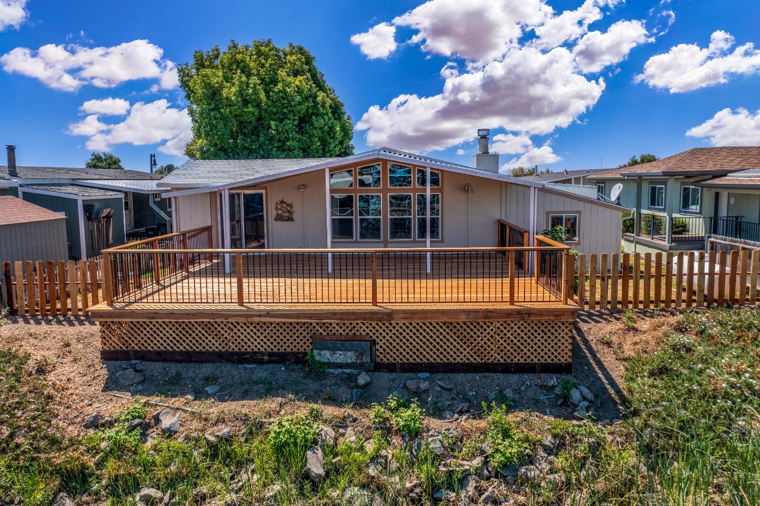 Detail Gallery Image 1 of 1 For 185 Oxbow Marina Dr, Isleton,  CA 95641 - 3 Beds | 2 Baths