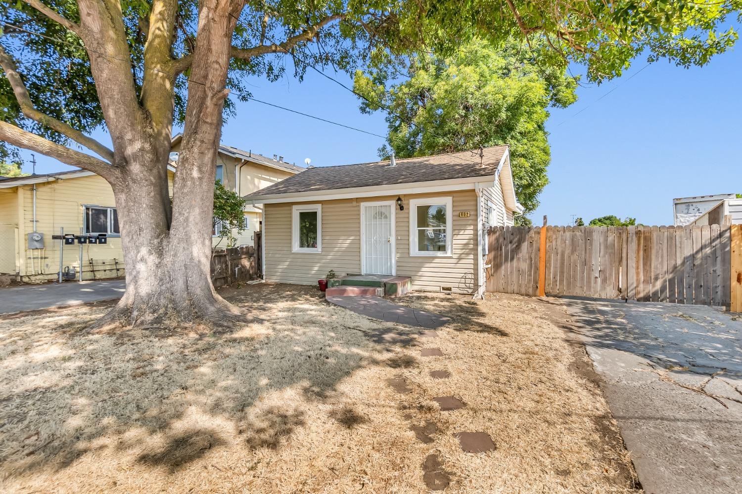 Photo of 602 W 19th St in Antioch, CA