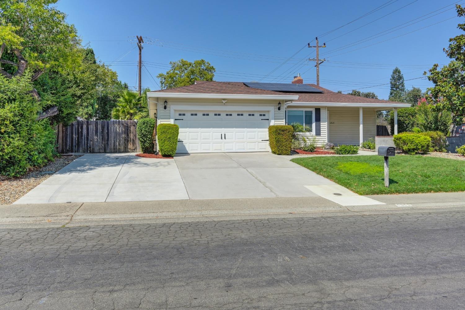 Photo of 4949 Thor Wy in Carmichael, CA