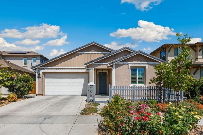Photo of 1929 Herrera Dr in Woodland, CA